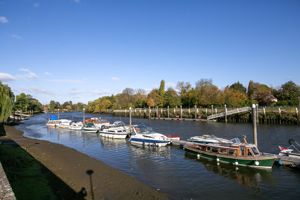 River Thames- click for photo gallery